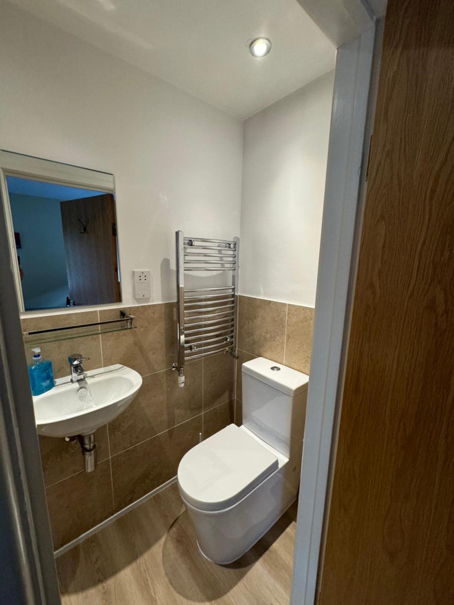 Studio-1-Staines/Heathrow/London-Own Entrance Buitenkant foto